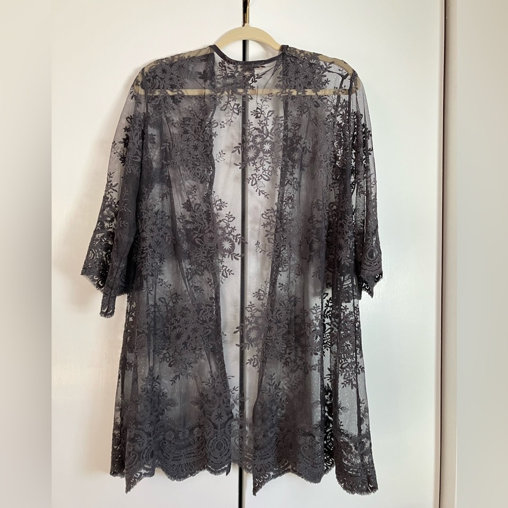 Listicle lace duster size S
